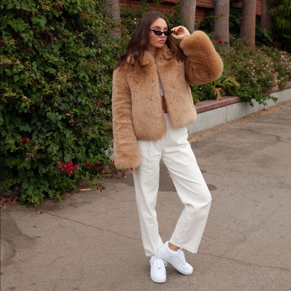 SHACI Chelsea Faux Fur Coat (NWOT) - Picture 6 of 7